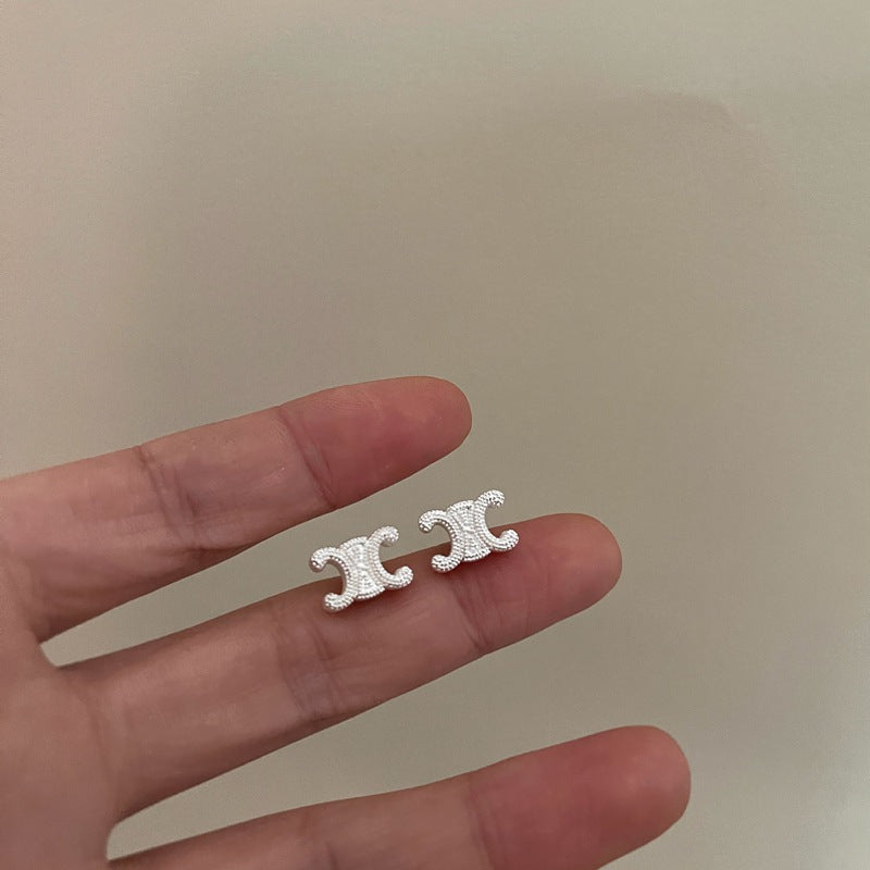【雑貨】英字柄ピアスアクセサリー W14075