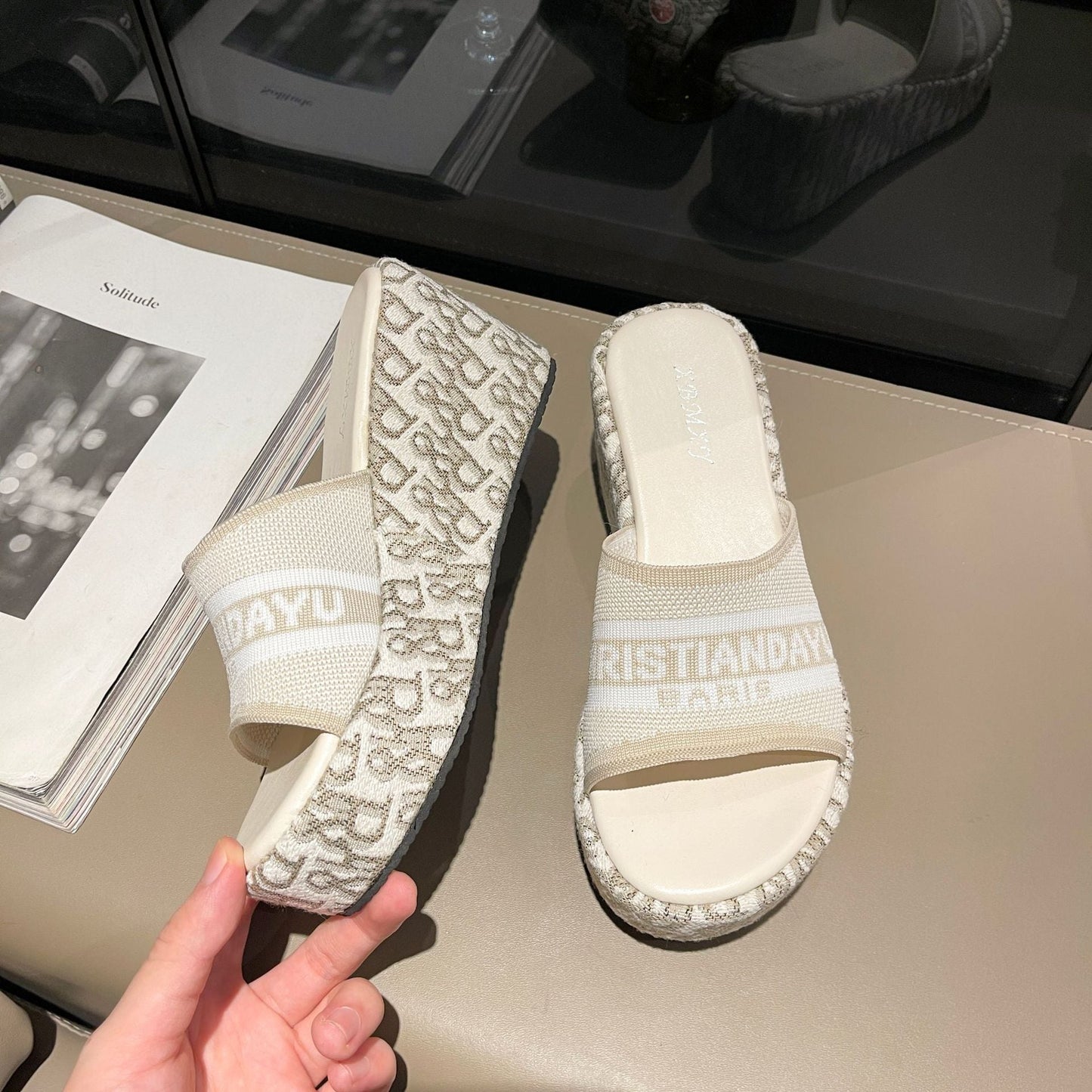 【Shoes】厚底サンダル歩きやすいスリッパ W11102