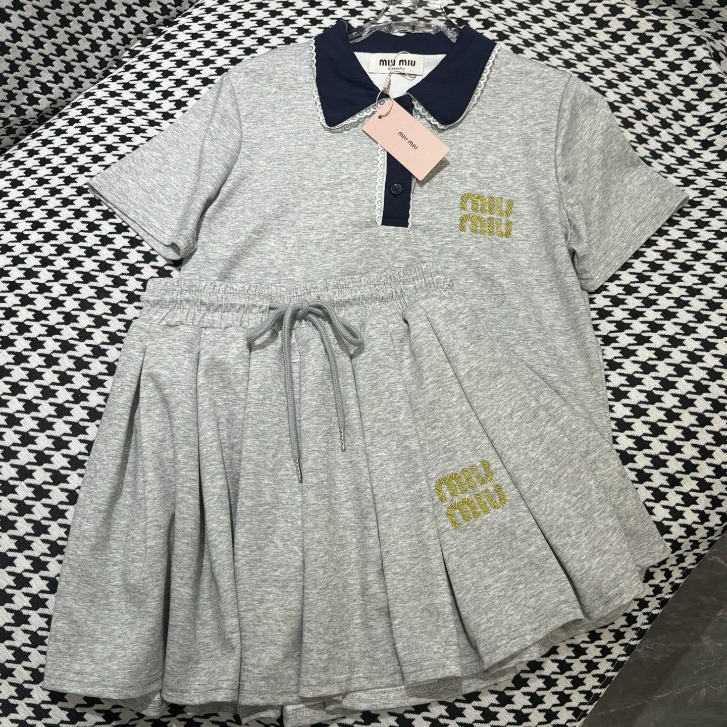 【Set】レース切り替えTシャツ + スカート2点セット T01479