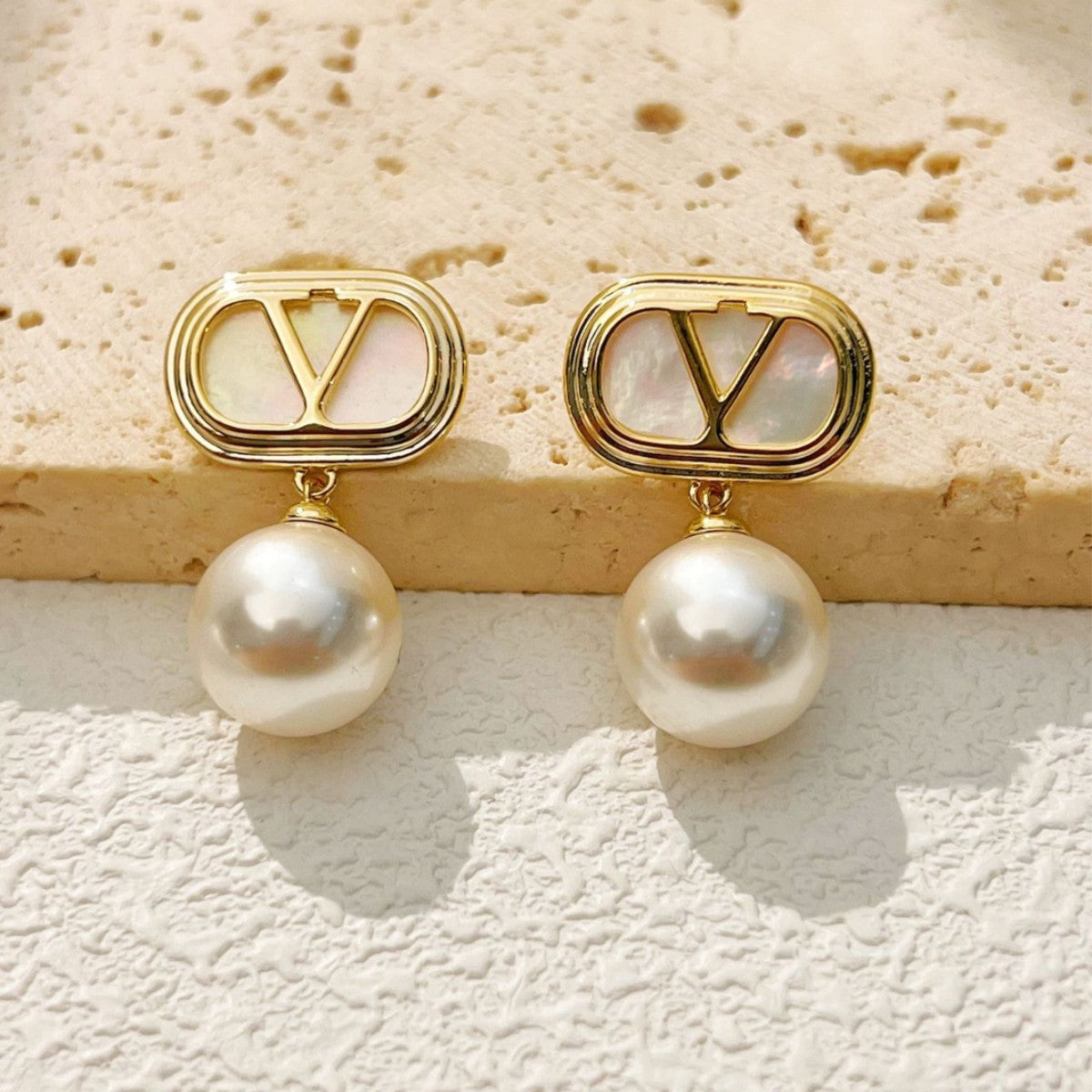 【雑貨】ミニマルシェルピアス T01731
