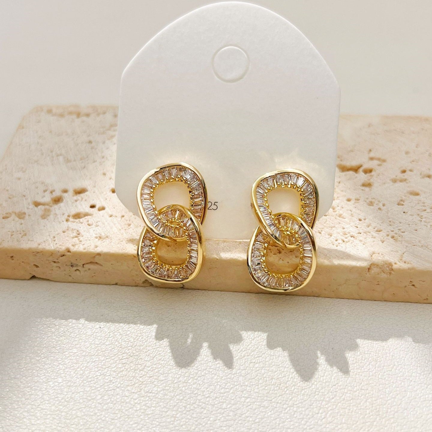 【雑貨】【高輝度】ジルコニアシンプルピアス T01750