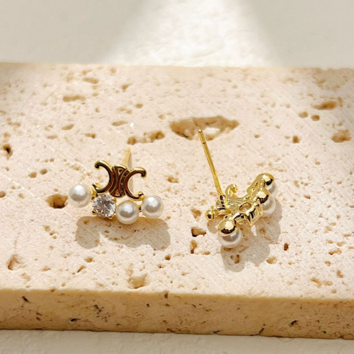 【雑貨】小さなパールのピアス T01710