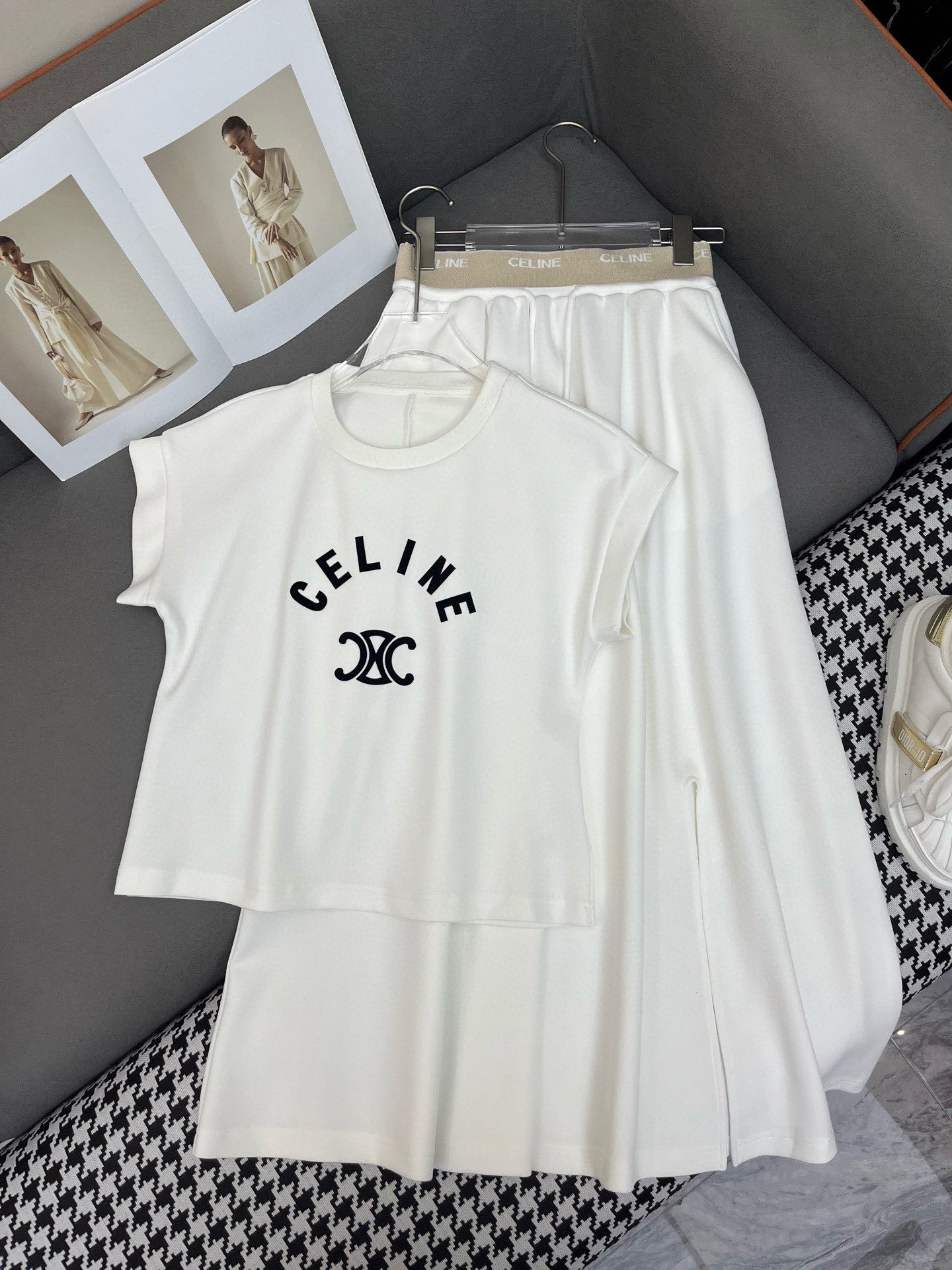 【Set】プリントTシャツ + スリットスカート2点セット T01478