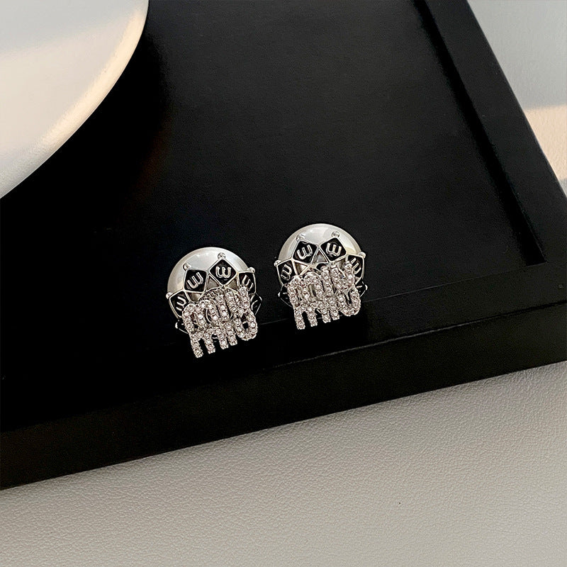 【雑貨】3色展開ピアス T01309