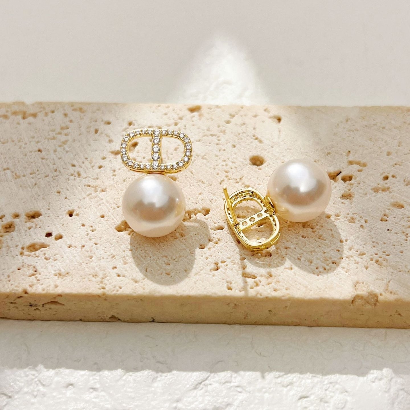 【雑貨】ジルコニアとパールのピアス T01714