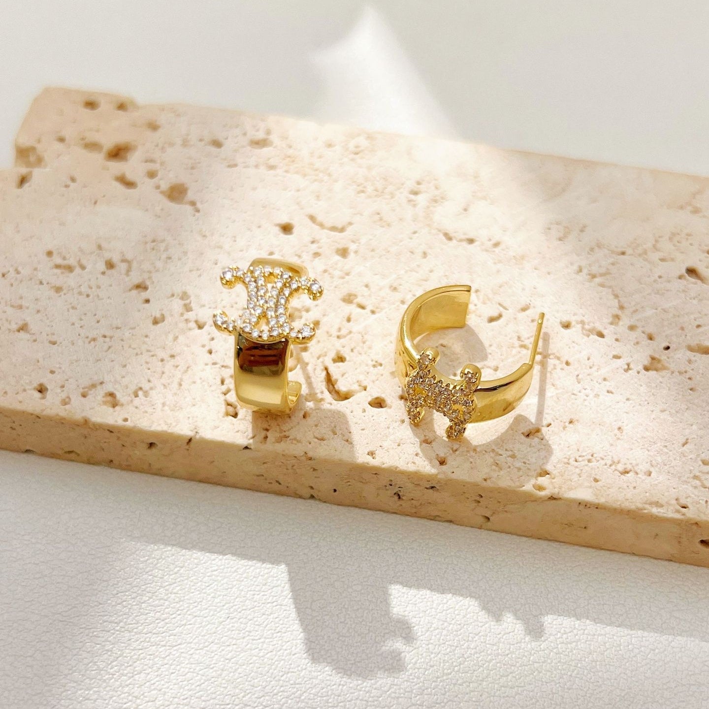 【雑貨】フルダイヤピアス T01722