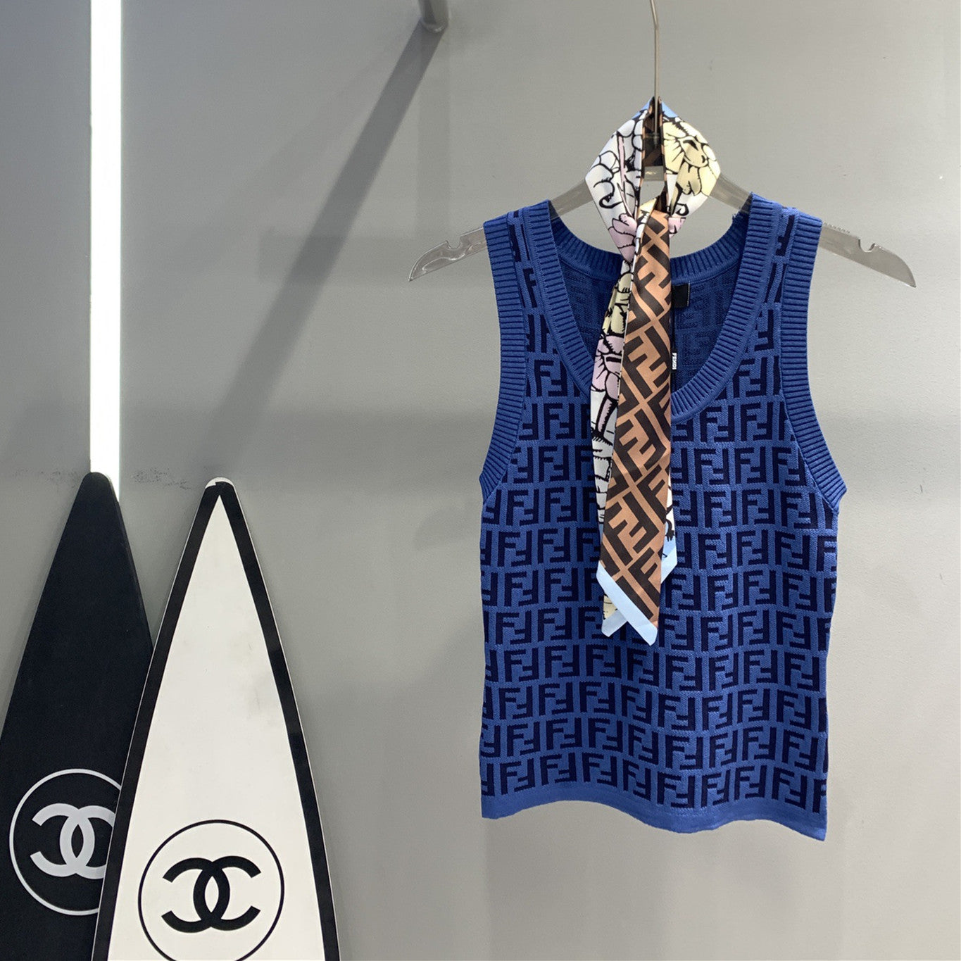 【Tops】4色展開ジャカードスカーフ付きタンクトップ W12556