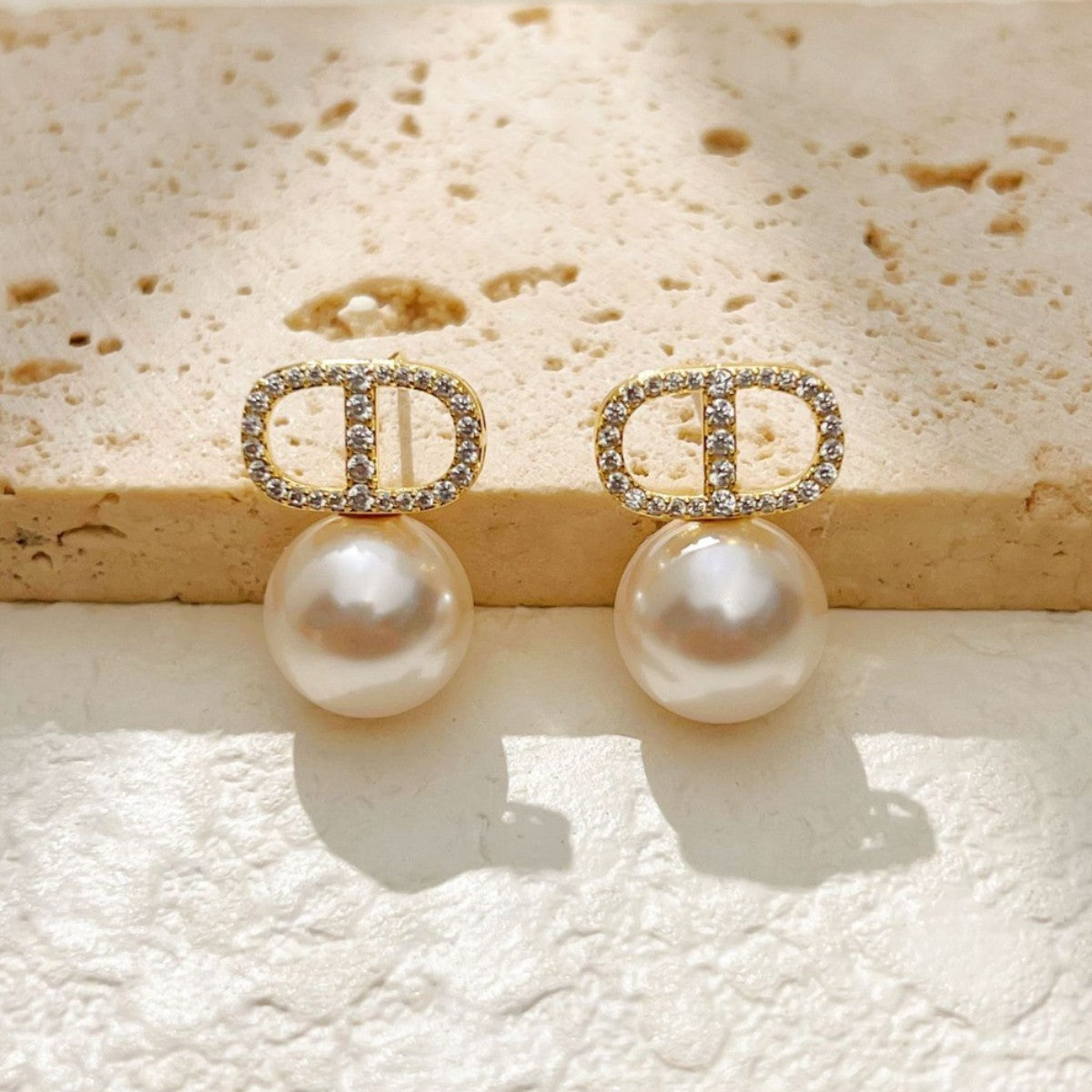 【雑貨】ジルコニアとパールのピアス T01714