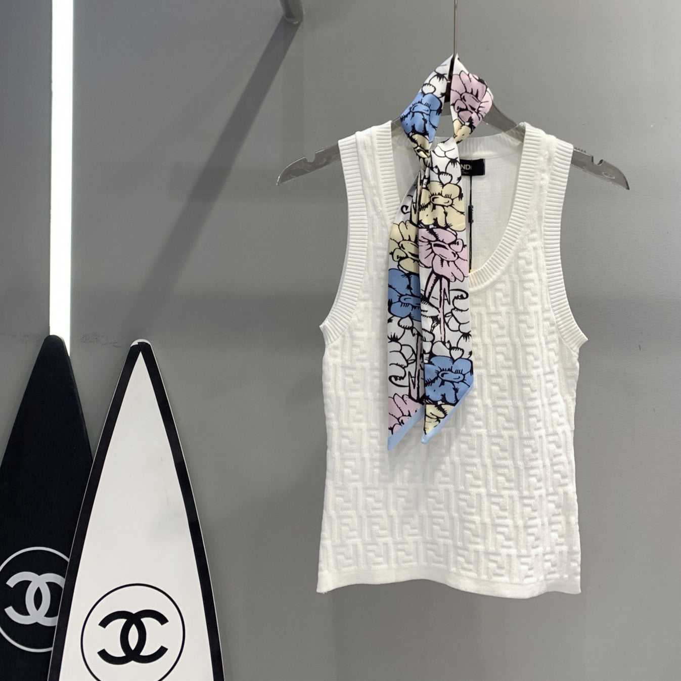 【Tops】4色展開ジャカードスカーフ付きタンクトップ W12556