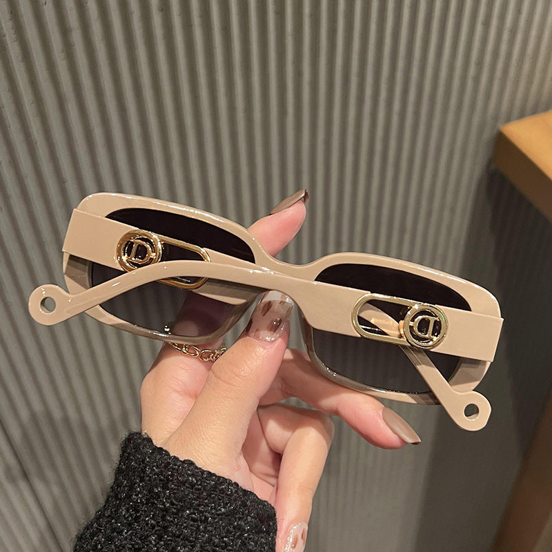 【雑貨】アルファベット透かし彫りサングラス T01786