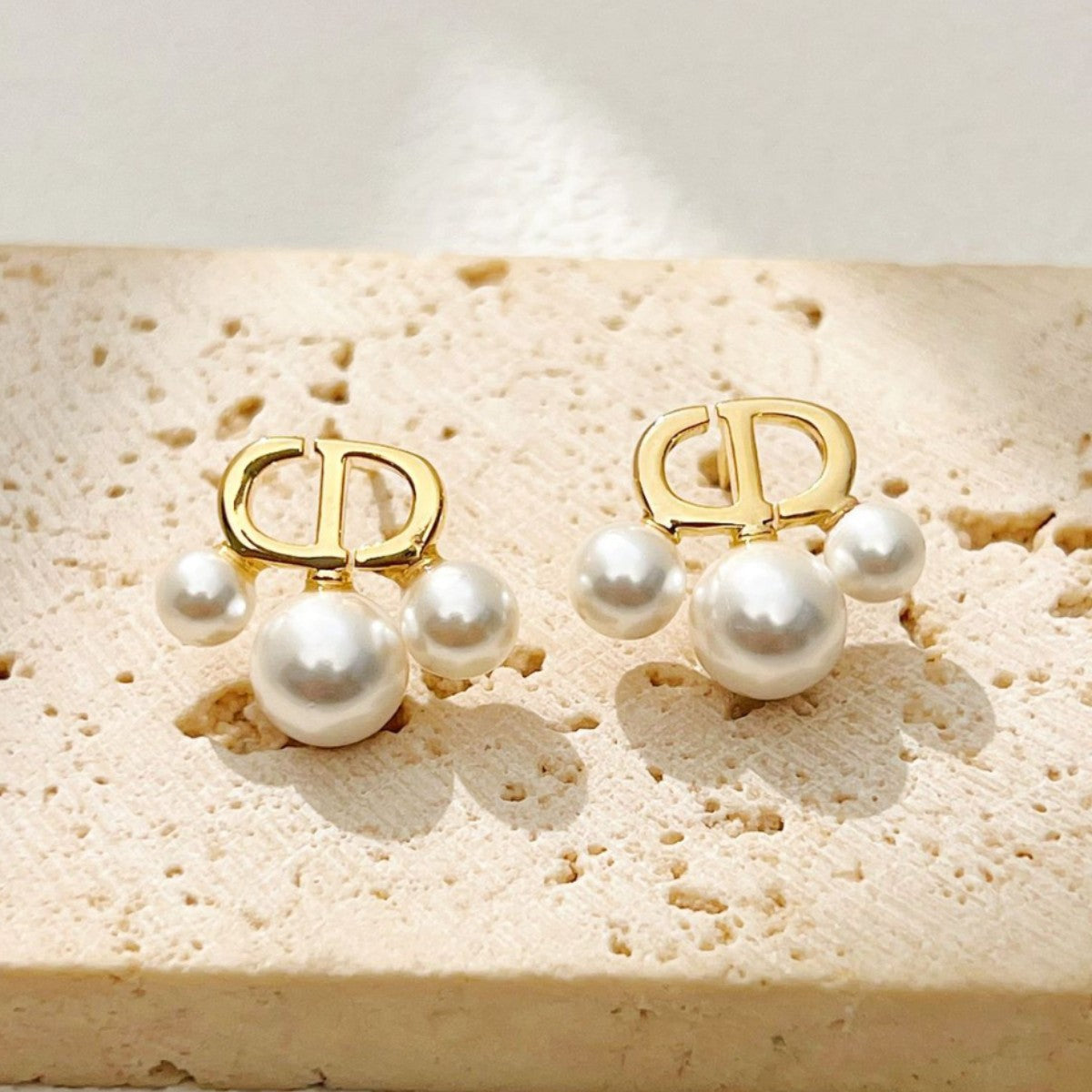 【雑貨】ラグジュアリーパールピアス T01716