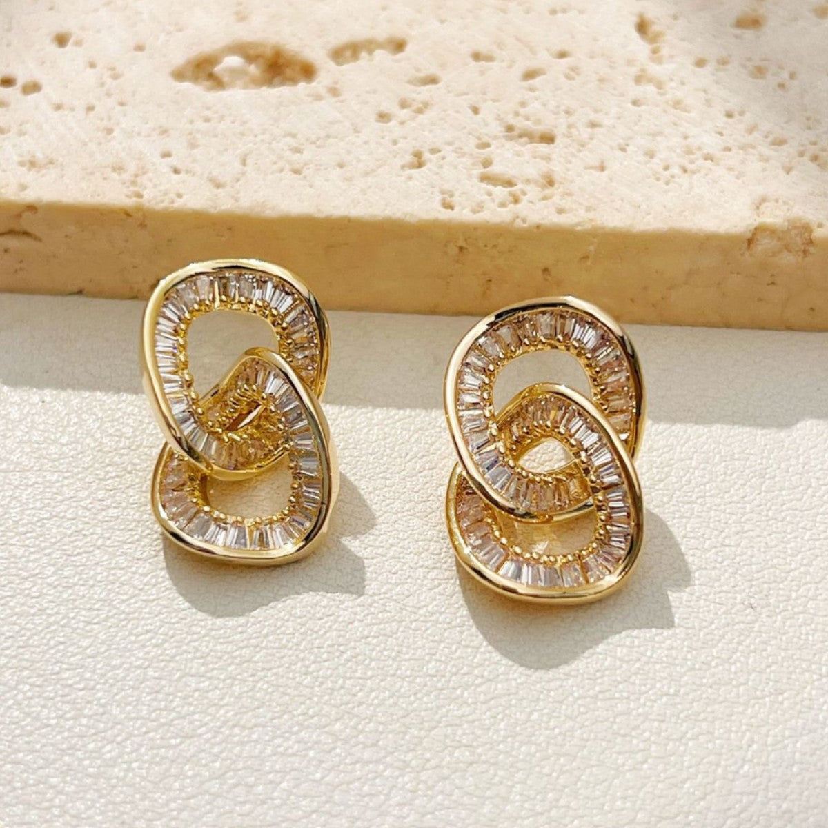 【雑貨】【高輝度】ジルコニアシンプルピアス T01750