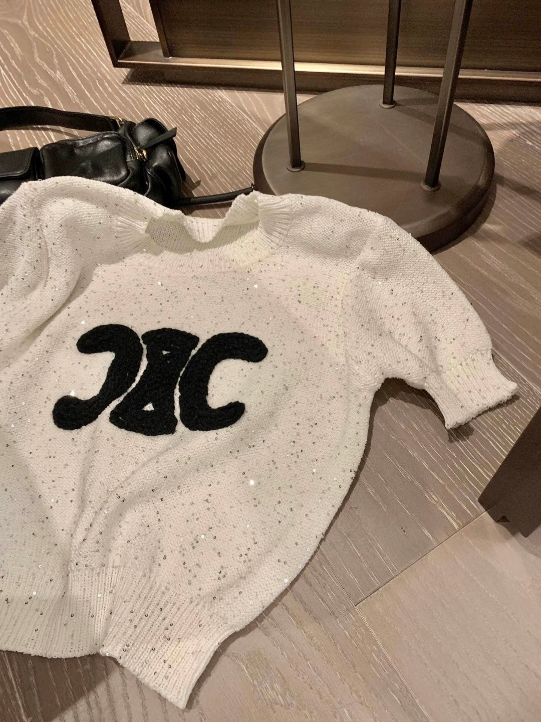 【Tops】スパンコールニットTシャツ W11054