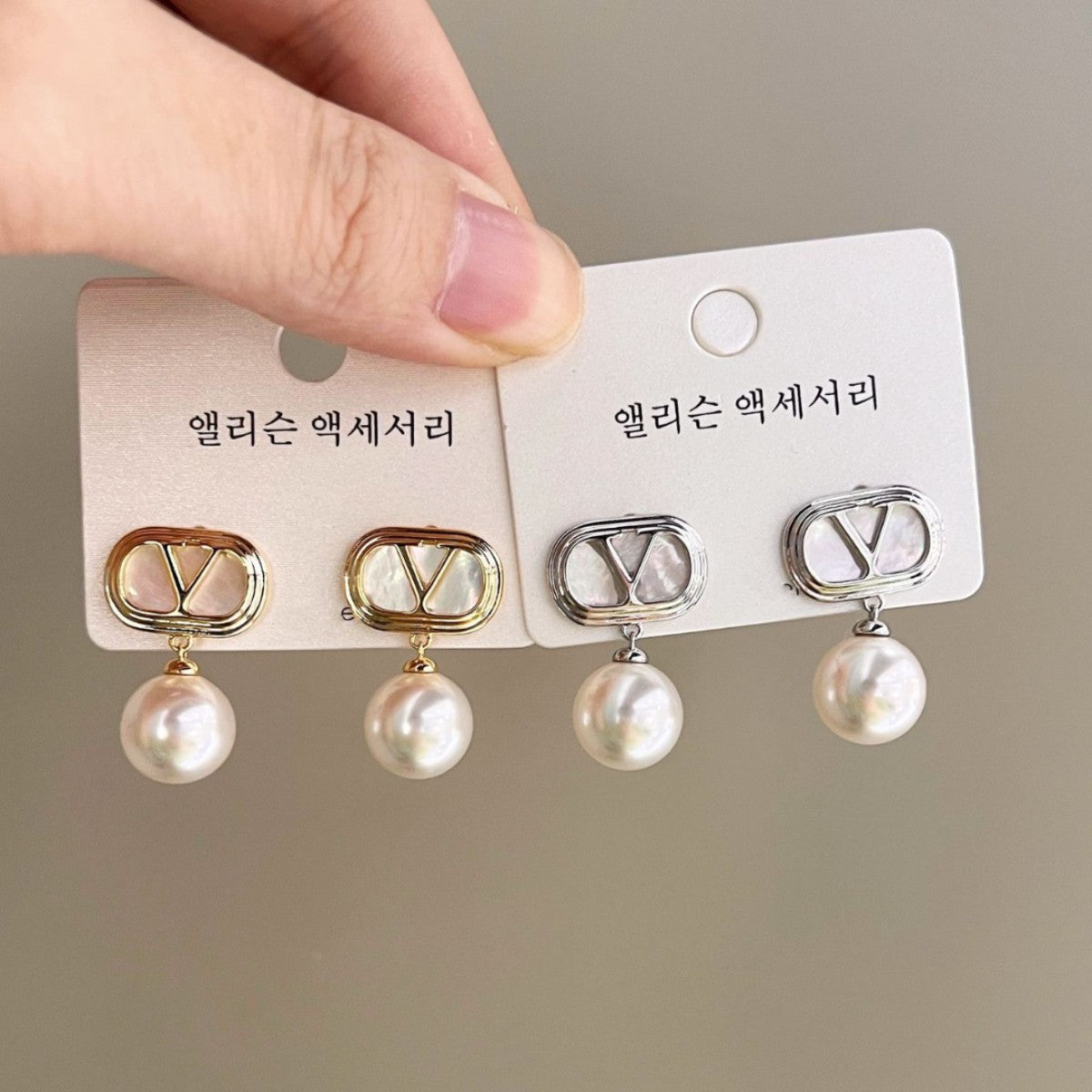 【雑貨】ミニマルシェルピアス T01731