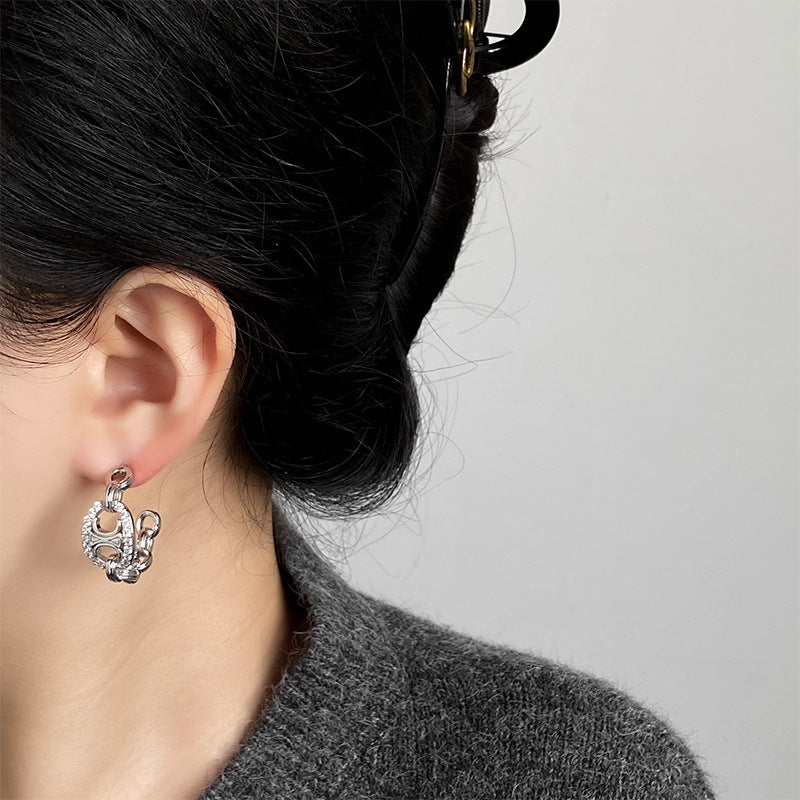 【雑貨】英字柄ピアスアクセサリー T01305