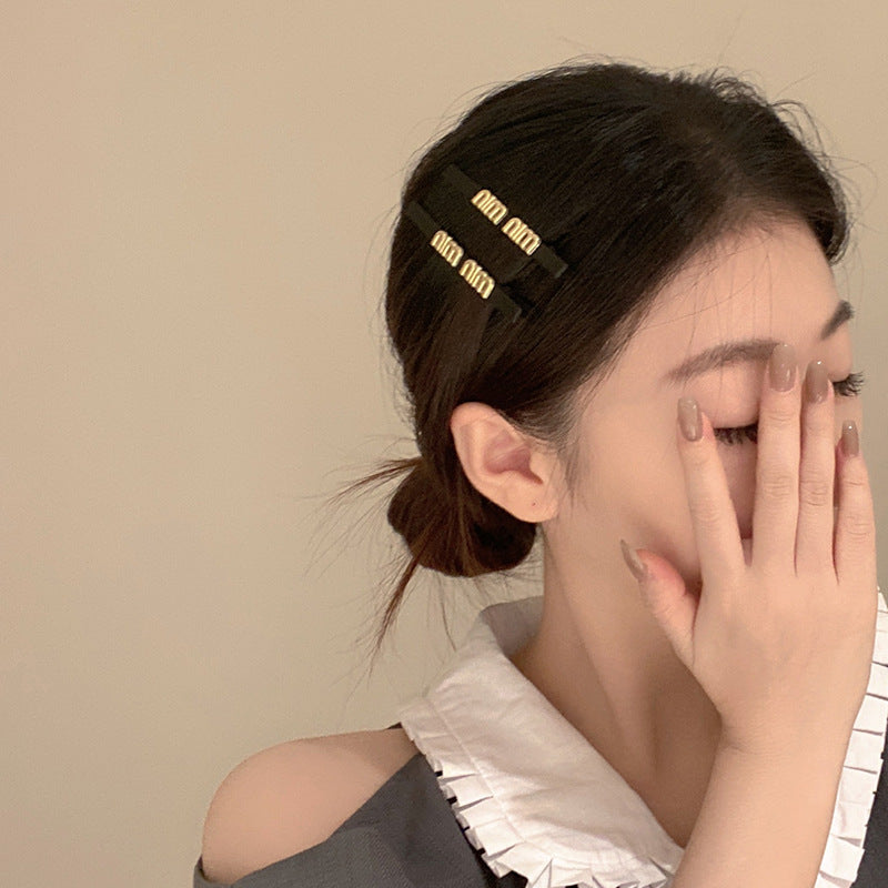 【雑貨】シンプル黒ヘアピン2枚セット Z8115