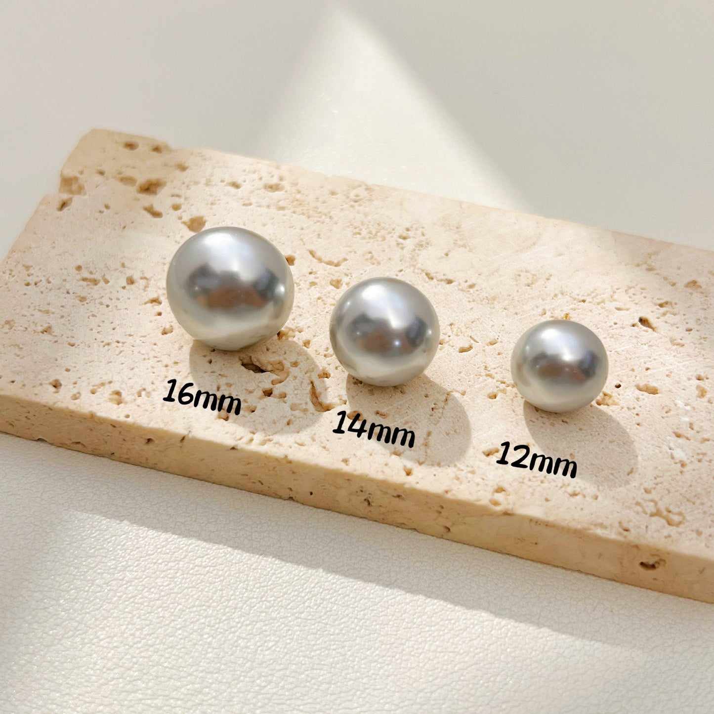 【雑貨】アンティーク調パールピアス T01746