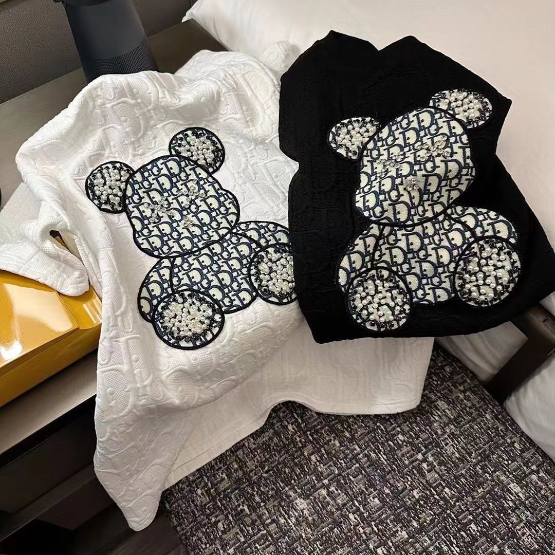 【Tops】新作アイテム~レディースくま柄ゆったり半袖Tシャツ2色展開 W-6268