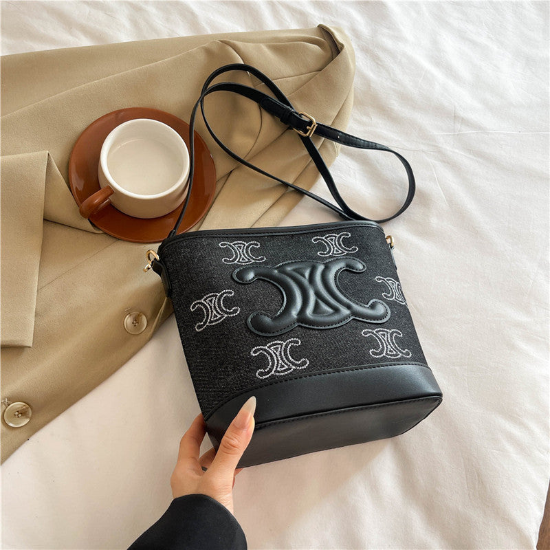 【雑貨】高級感ショルダーバッグ Z7768