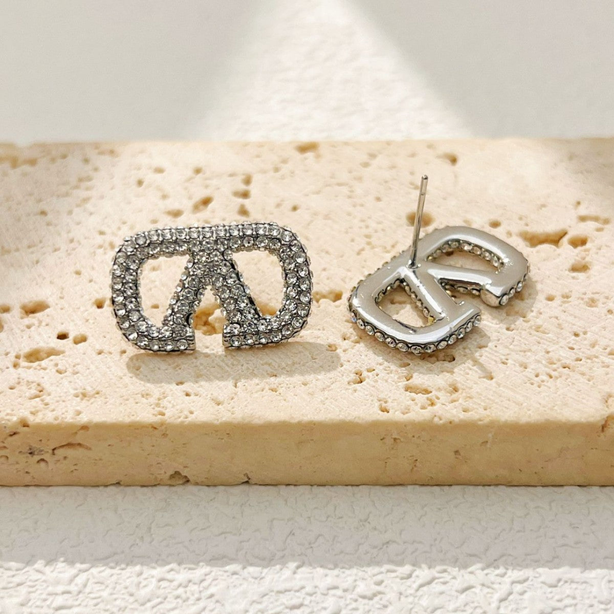 【雑貨】キラキラフルダイヤピアス T01724