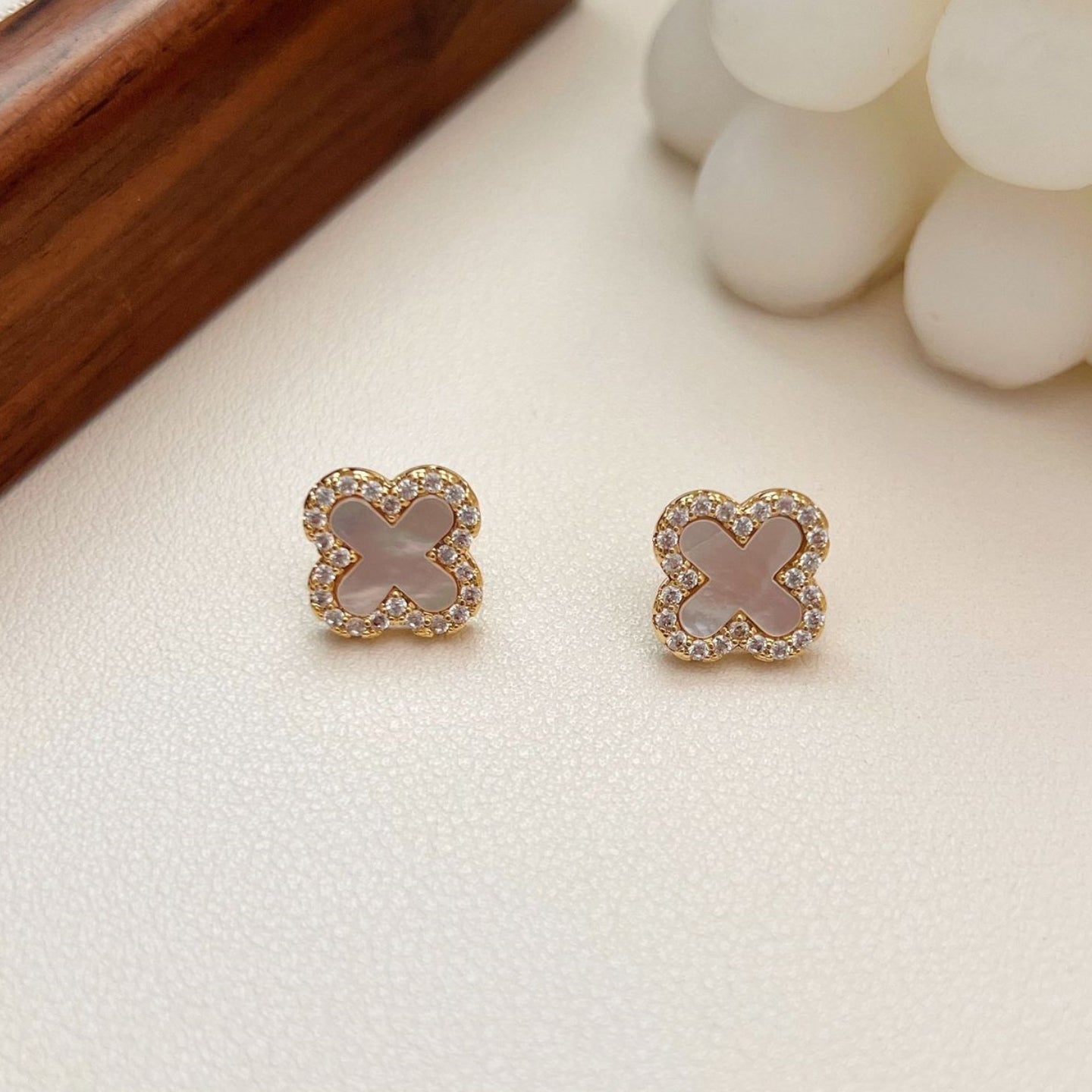 【雑貨】ラッキークローバーピアス T01729