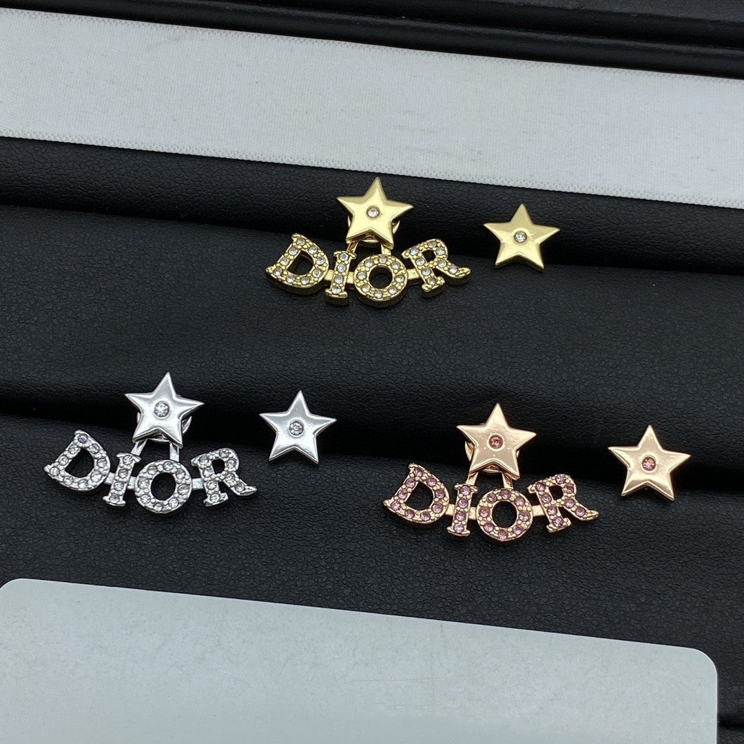 【雑貨】✨キラキラピアス T01190