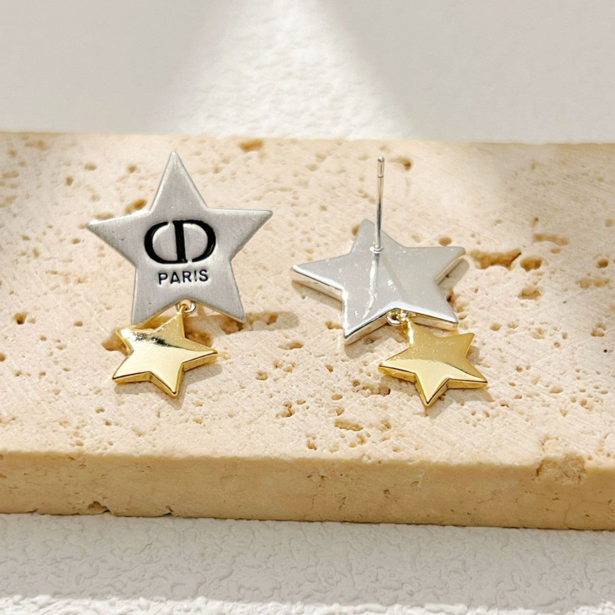 【雑貨】モードな星形ピアス T01719