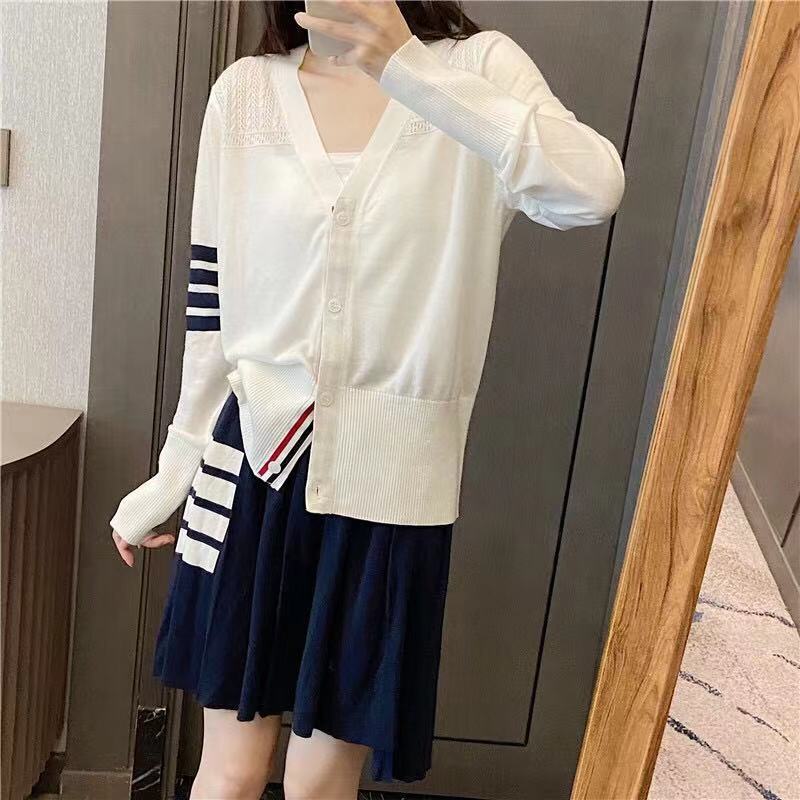 【Outer】Vネックカーディガン W13694