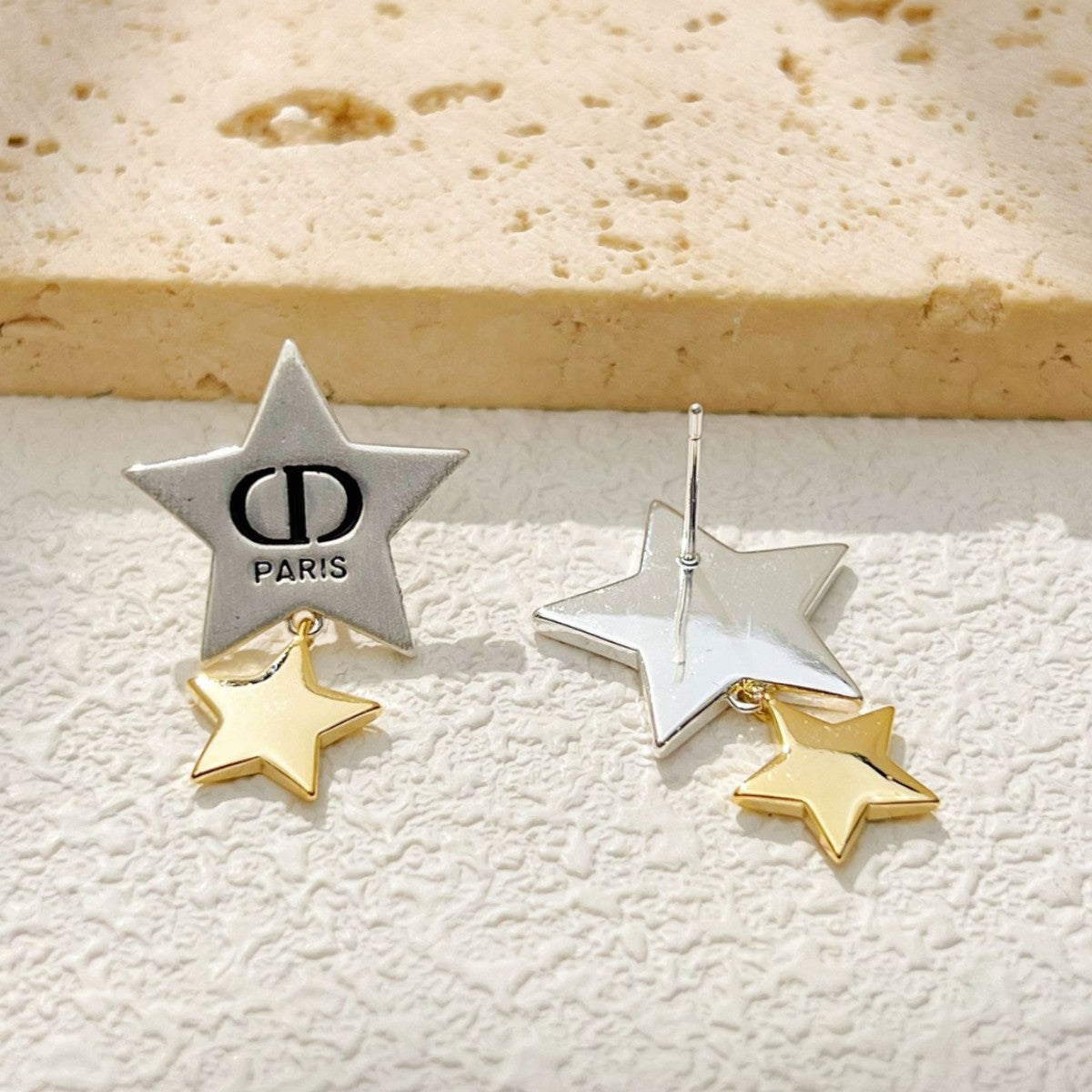 【雑貨】モードな星形ピアス T01719