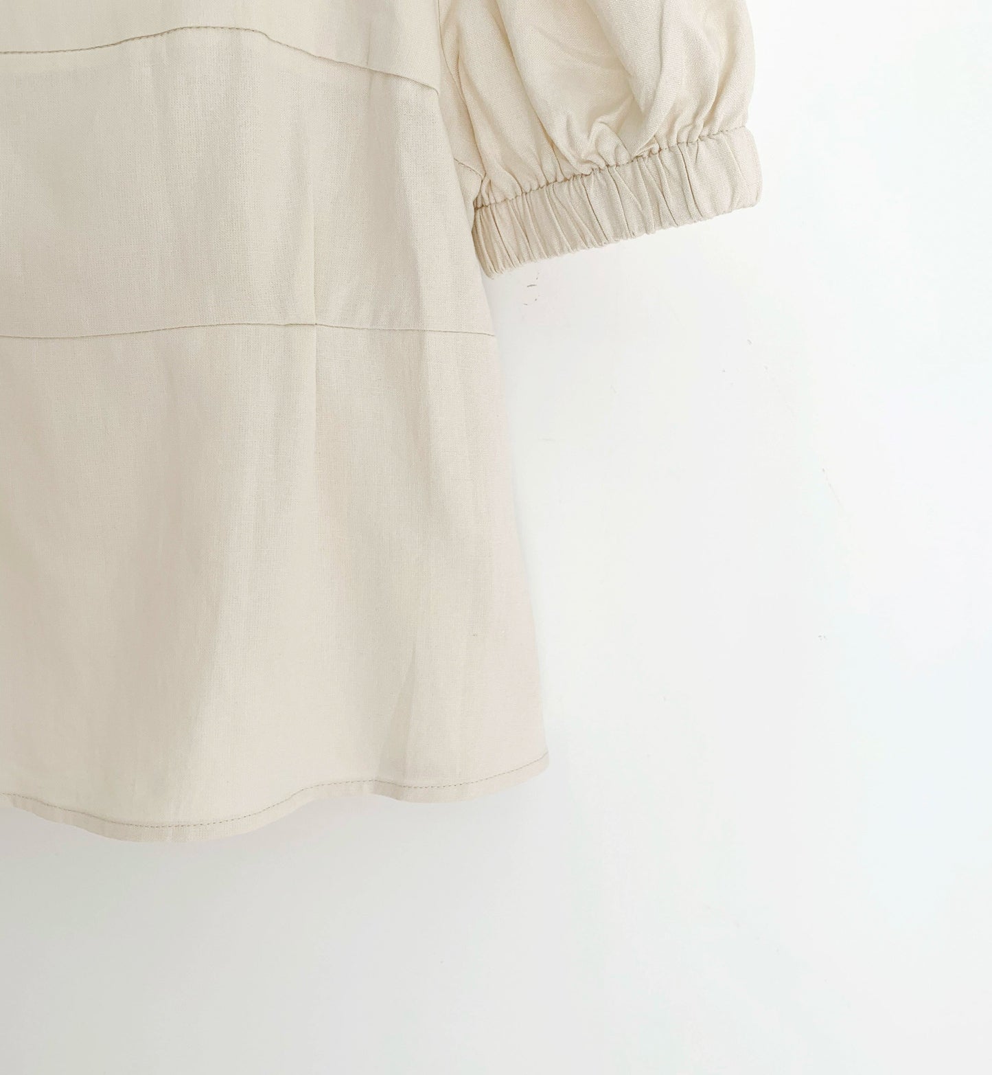 【Tops】バック透かし彫りブラウス W10957