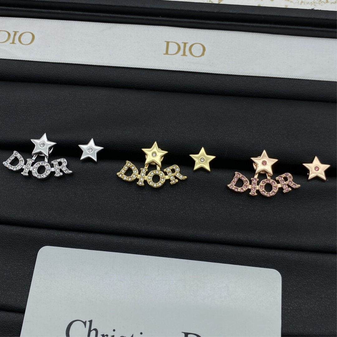 【雑貨】✨キラキラピアス T01190