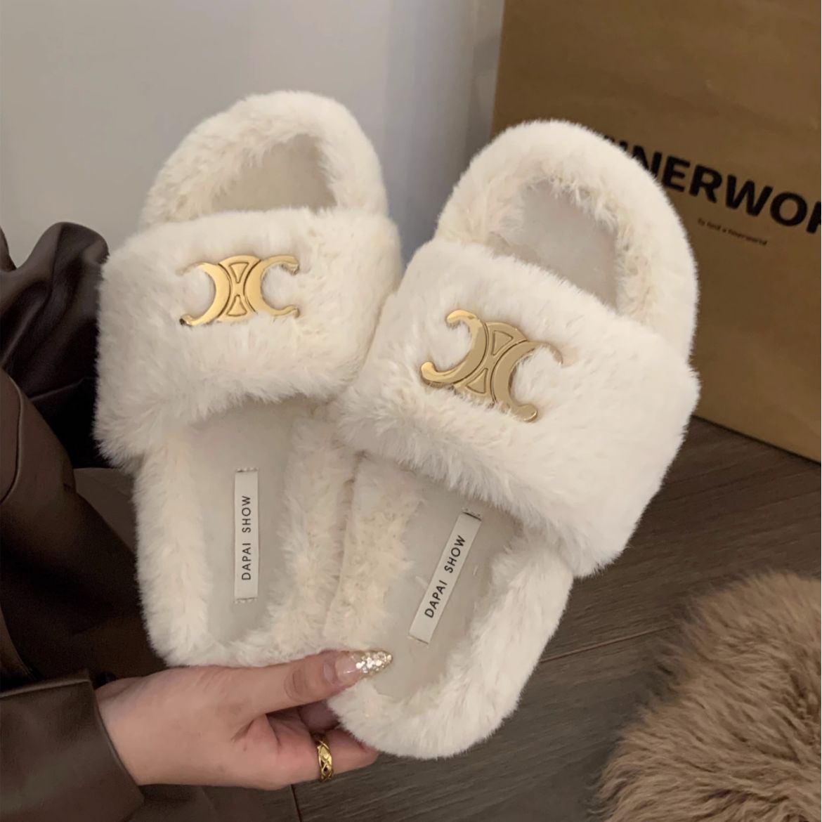 【Shoes】可愛いファースリッパ3色展開 Z-6429