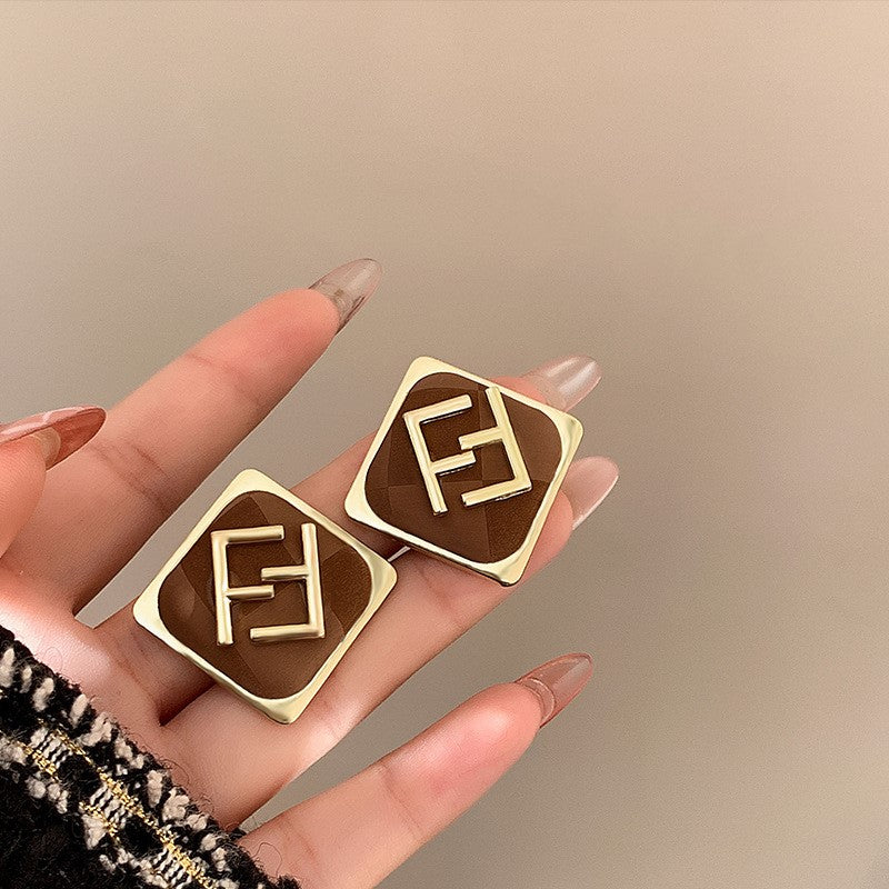 【雑貨】小顔効果ピアス Z7028