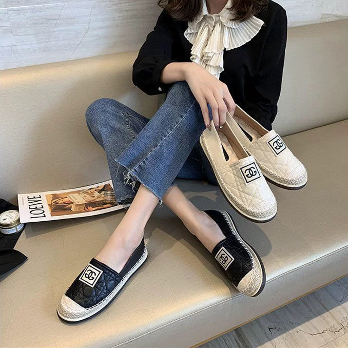 【Shoes】新入荷~2色フラットシューズ W10105