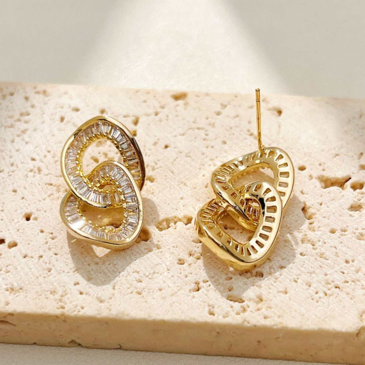 【雑貨】【高輝度】ジルコニアシンプルピアス T01750