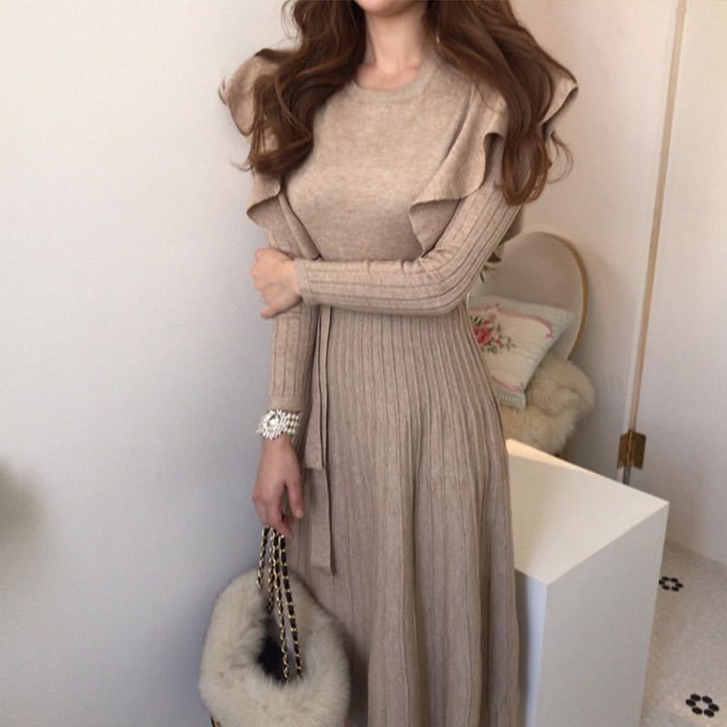 【Dress】レトロ風フリルニットワンピース W7944