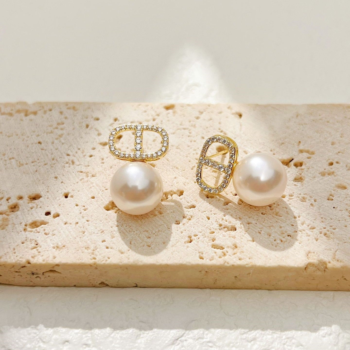 【雑貨】ジルコニアとパールのピアス T01714