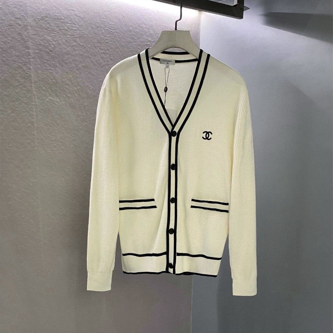 【Outer】Vネックニットカーディカン W14416