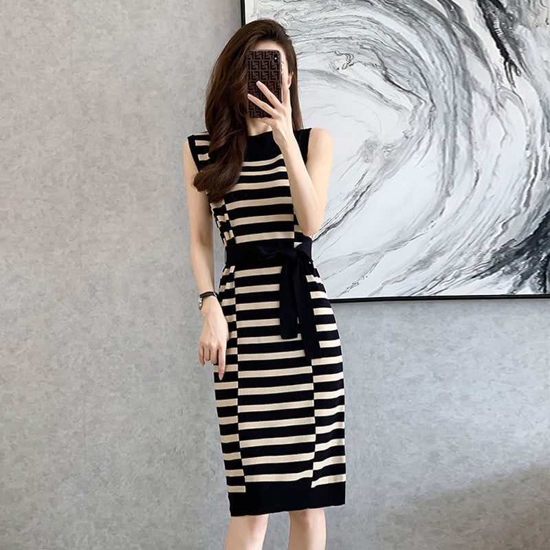 【Dress】美人度アップ~韓国系ストライプリボン付き膝丈ノースリーブニットワンピース W-4751