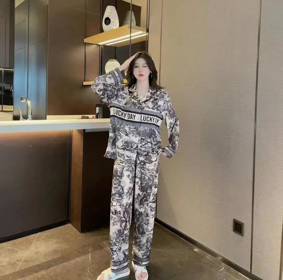 【Roomwear】新作アイテム~春秋プリントルームウェア薄手パジャマ W8895