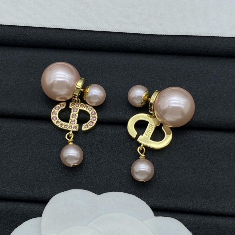 【雑貨】パール付きピアス T01189