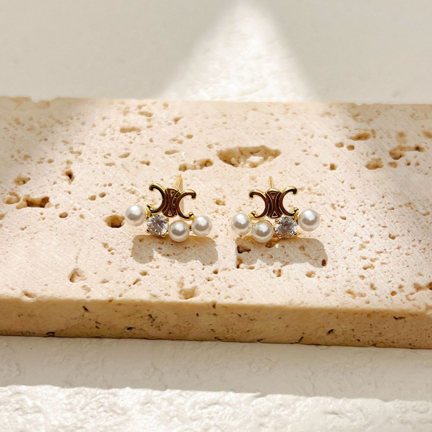 【雑貨】小さなパールのピアス T01710