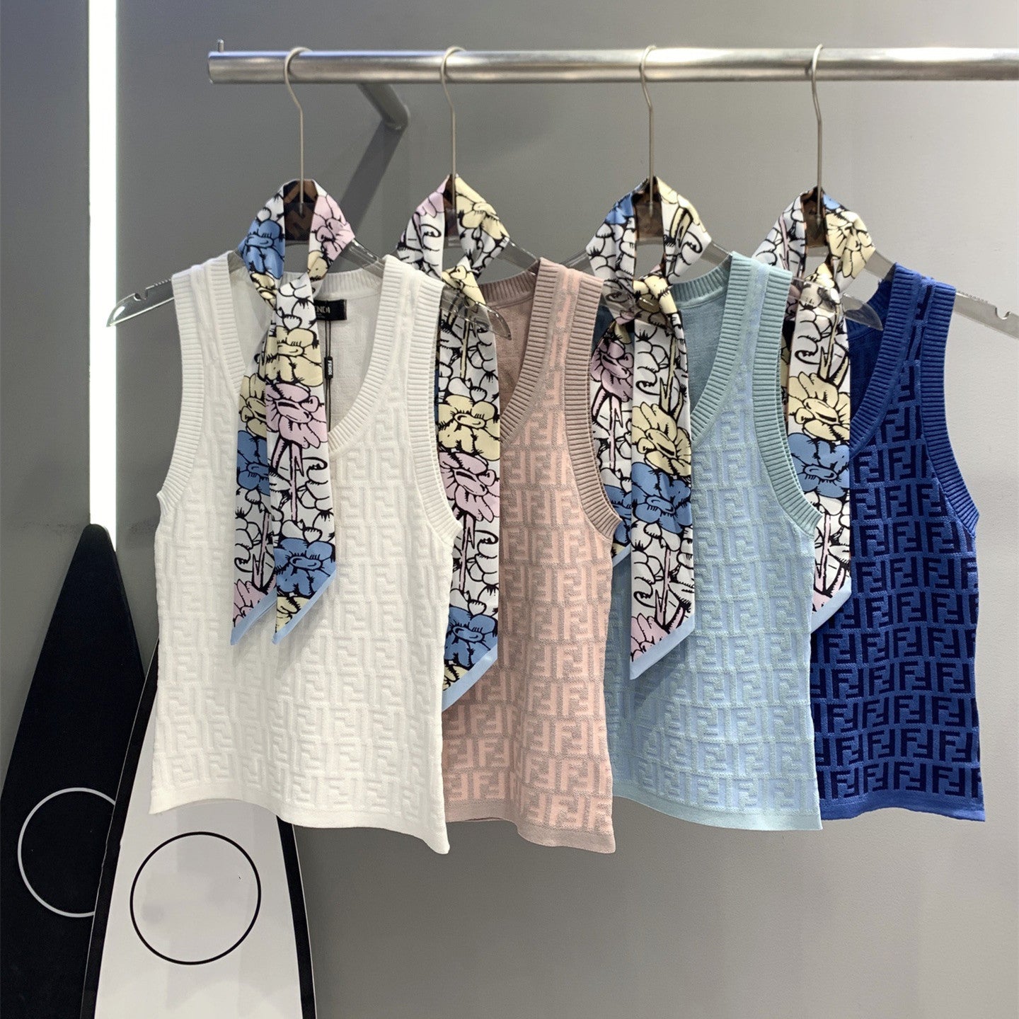 【Tops】4色展開ジャカードスカーフ付きタンクトップ W12556