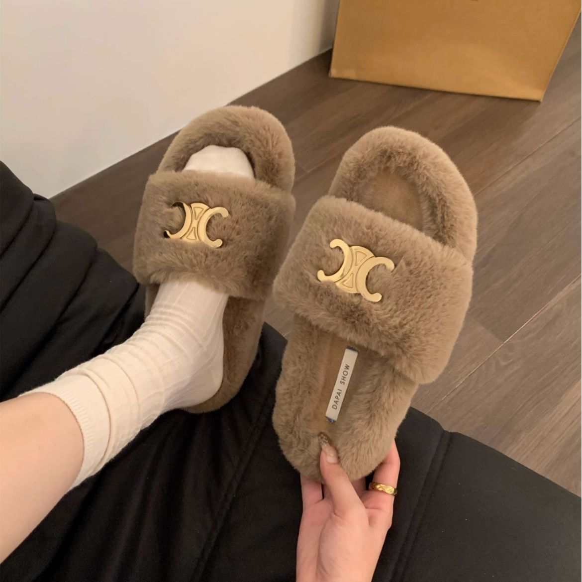 【Shoes】可愛いファースリッパ3色展開 Z-6429