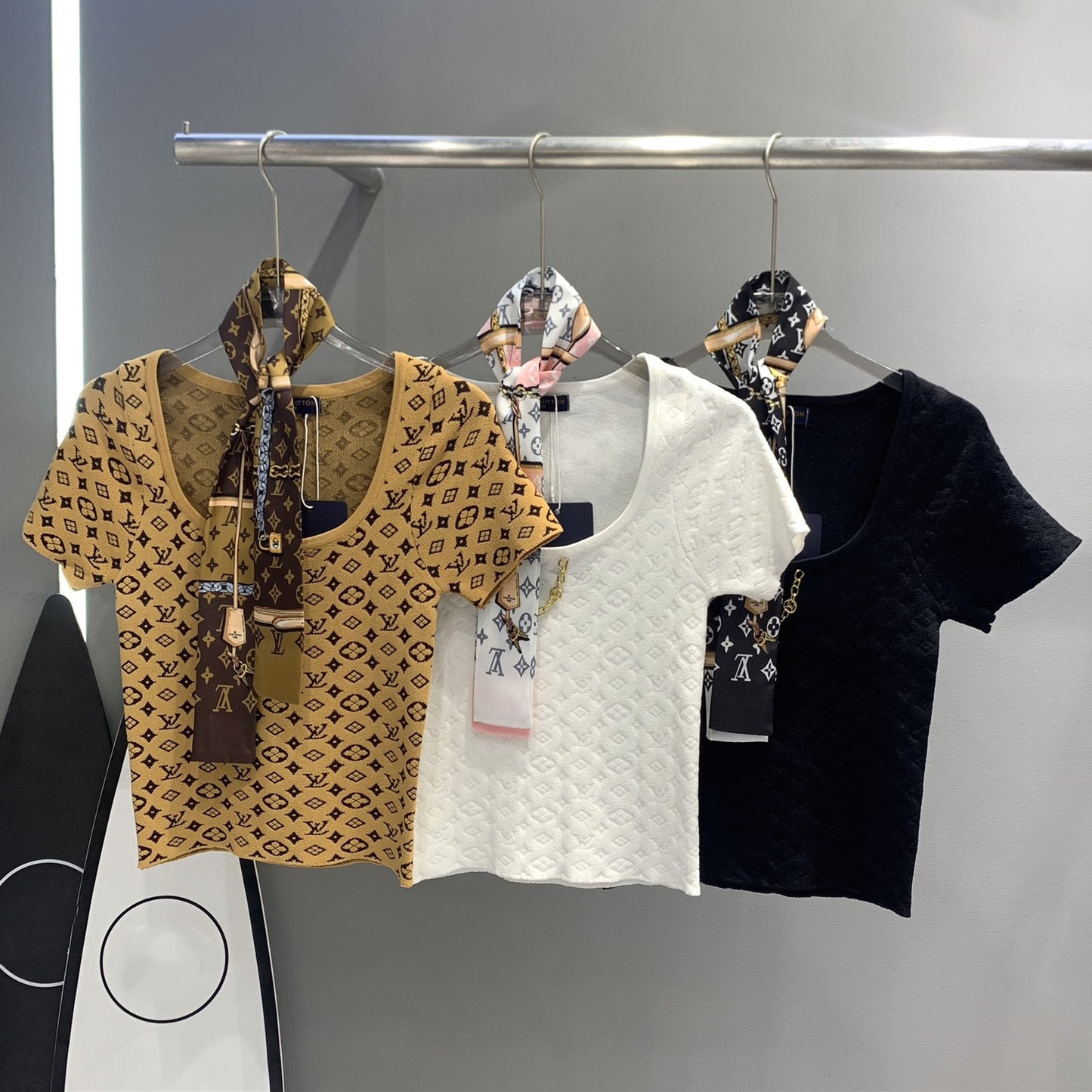 【Tops】3色展開Tシャツ W12557