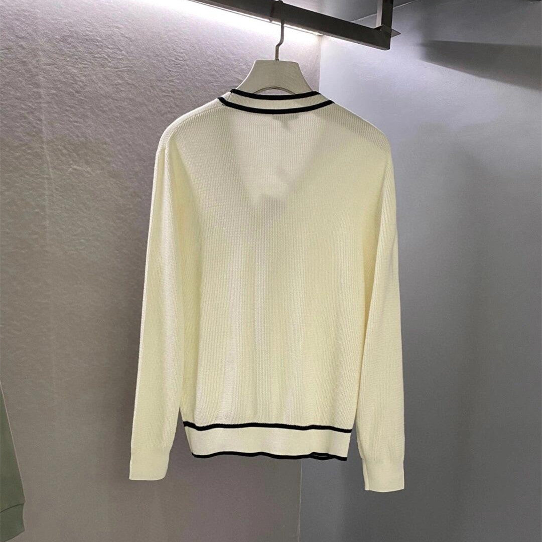 【Outer】Vネックニットカーディカン W14416