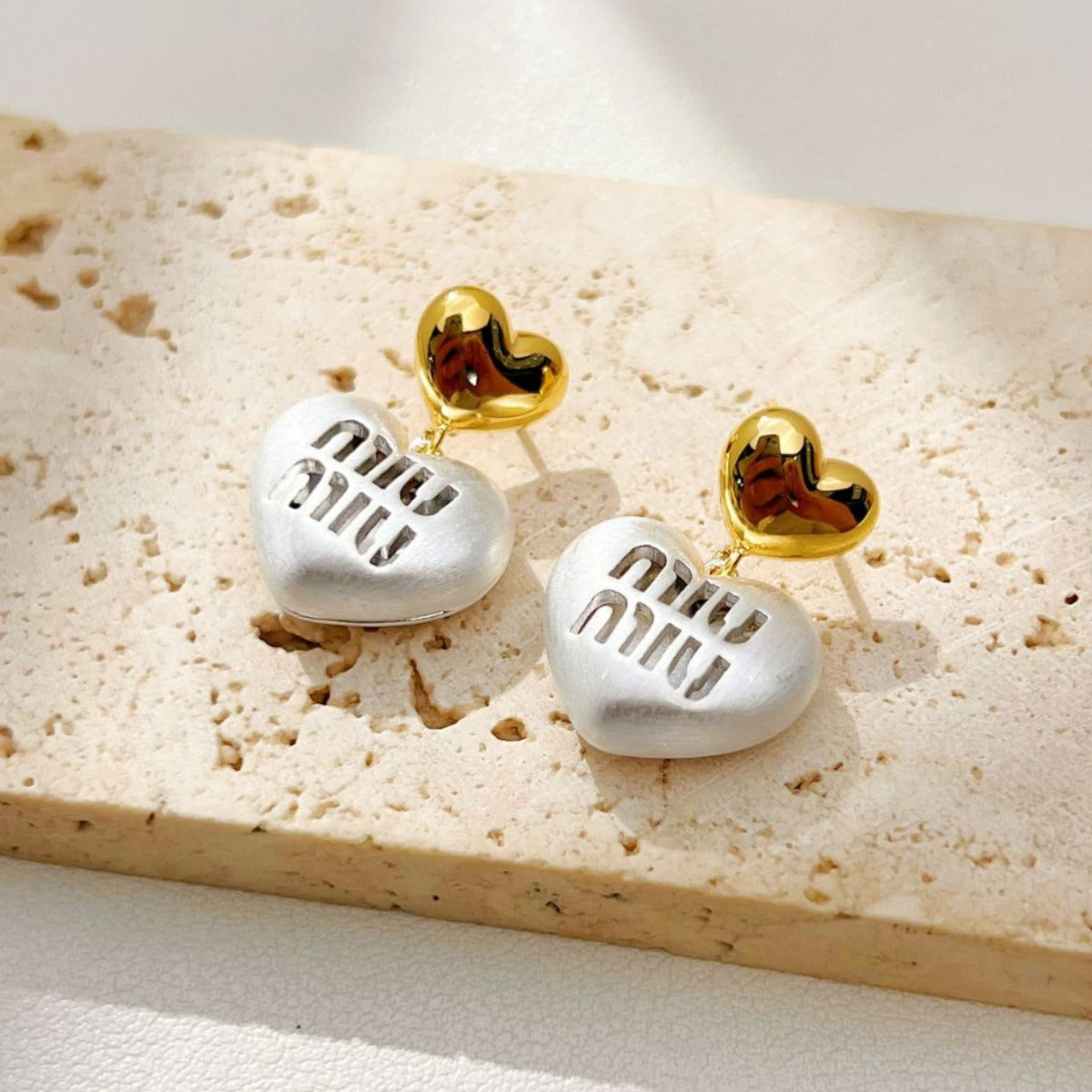 【雑貨】ハート柄ピアス T01699