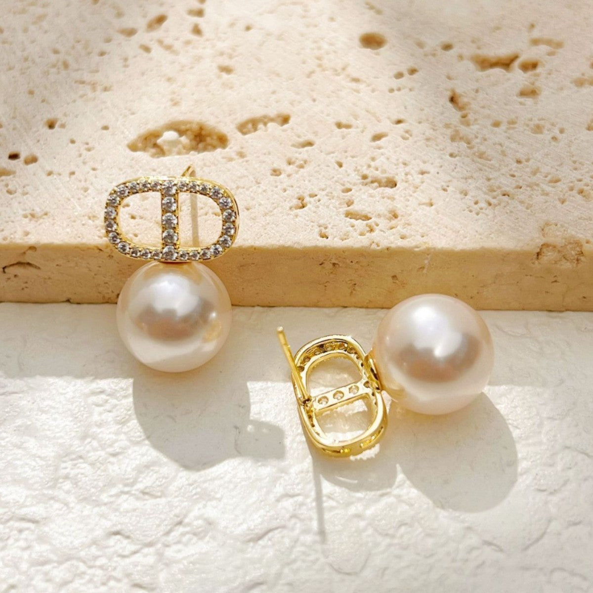 【雑貨】ジルコニアとパールのピアス T01714