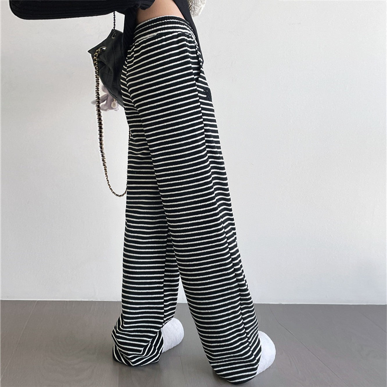 【Bottoms】新作アイテム~ロゴ刺繍ボーダー柄ワイドパンツ Z-6489