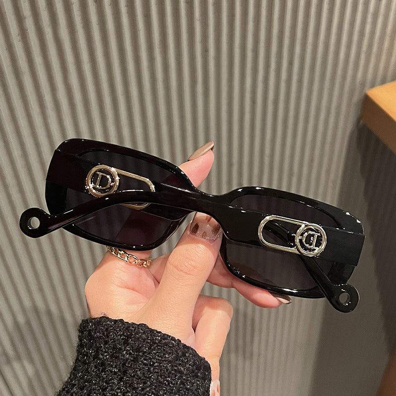 【雑貨】アルファベット透かし彫りサングラス T01786